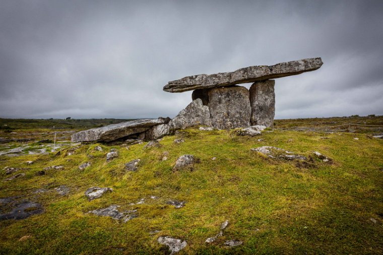 34 The Burren, Poulnabrone Dolmen.jpg